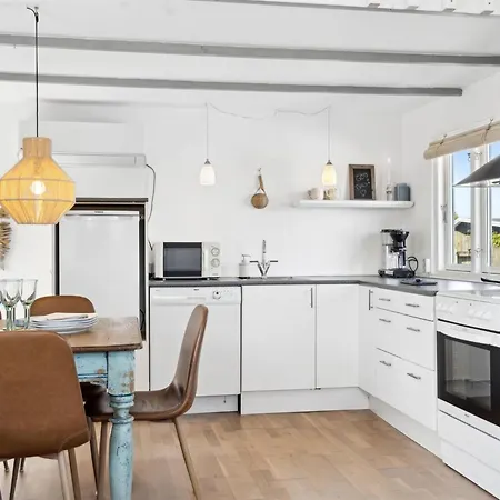 Vakantiehuis Paula - 80m From The Sea By Interhome *